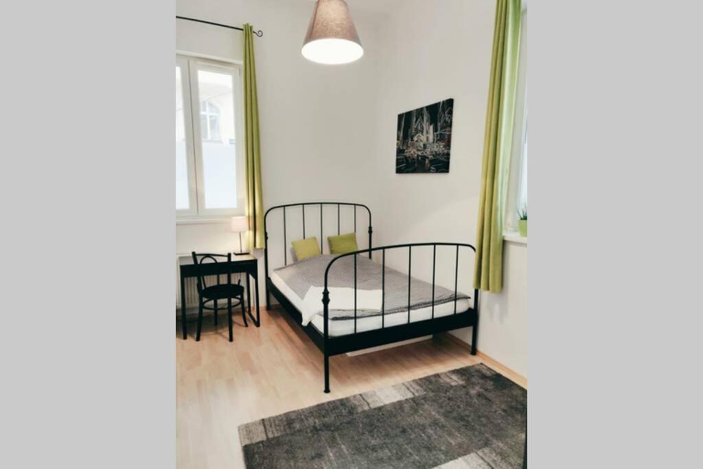 Apartamento Amadeus - Tram Station To The Opera 2 Mins Away Viena Exterior foto