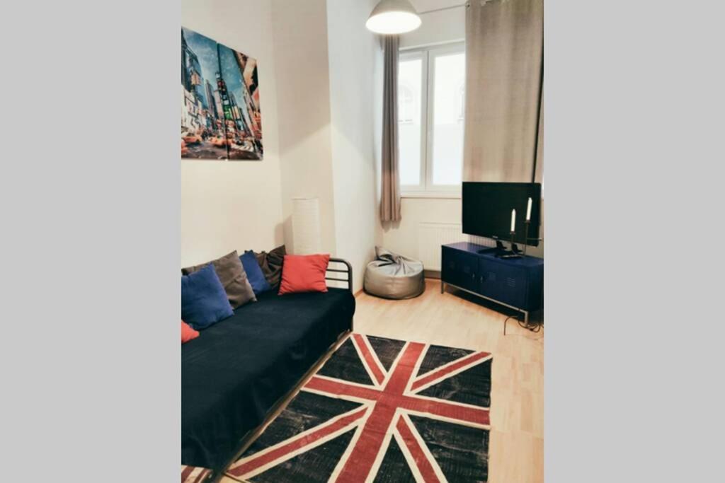 Apartamento Amadeus - Tram Station To The Opera 2 Mins Away Viena Exterior foto